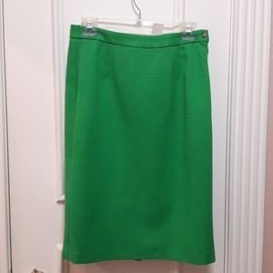 🛍️ NWT Joan rivers green pencil skirt